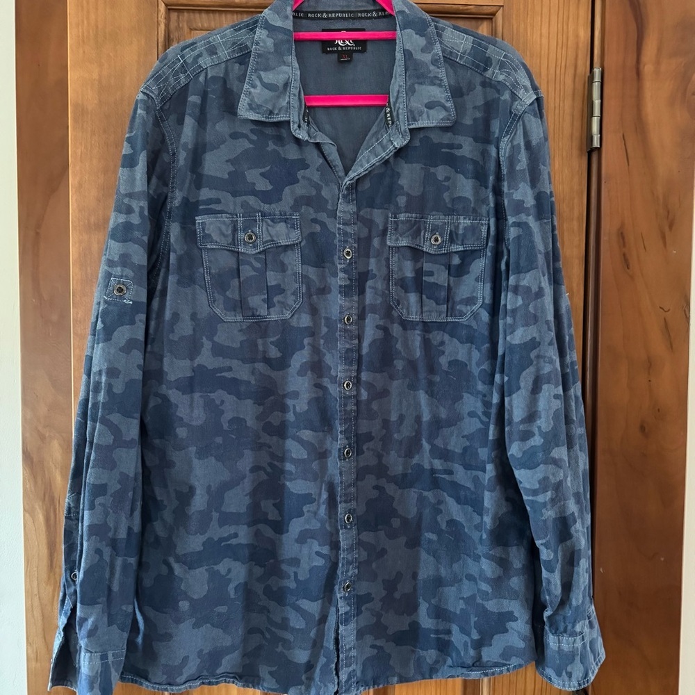 Rock & Republic Button Up Shirt Men’s XL Blue Camo Denim Type Long Sleeve Pocket